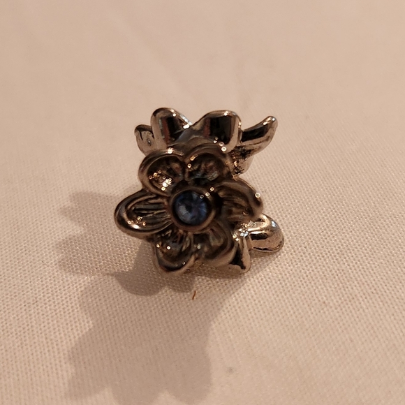 Five assorted Kohl's Individuality Beads Light Blue Silver - Picture 5 of 5